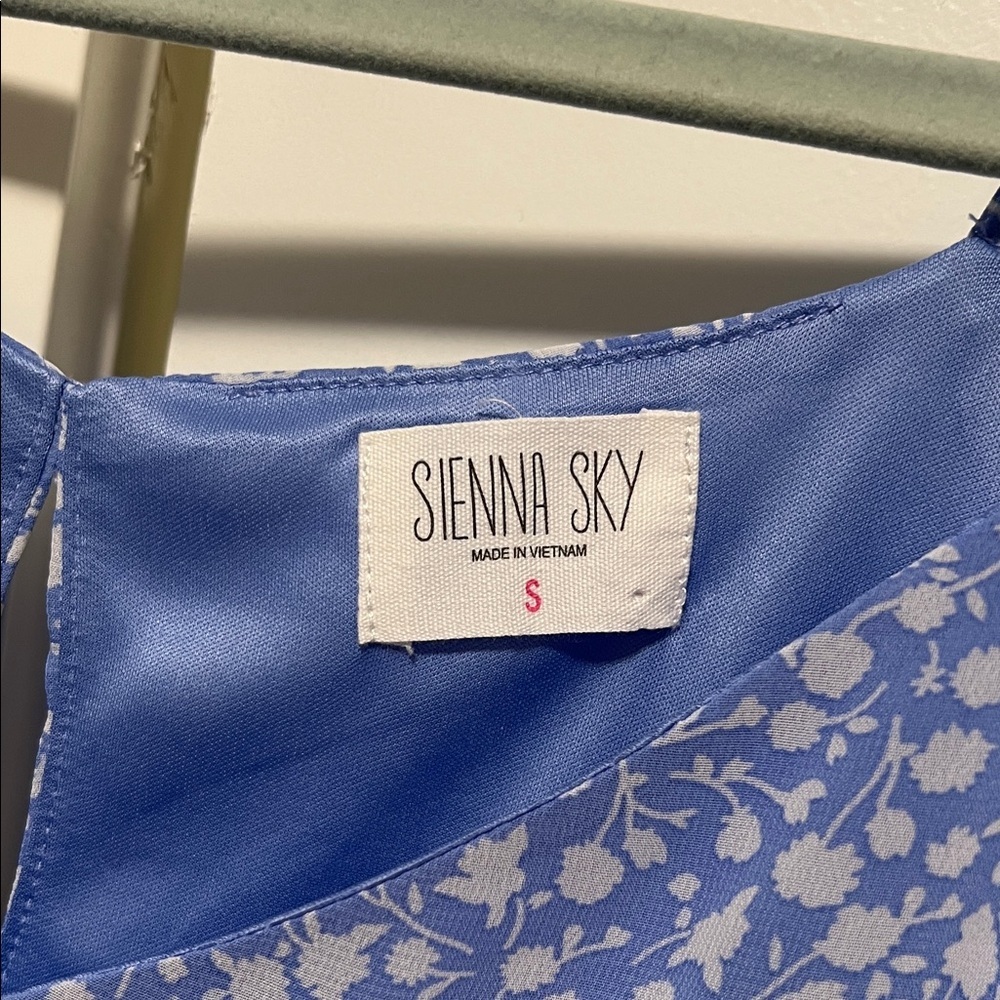 Sienna Sky Blue and White Floral Camisole - Picture 2 of 3